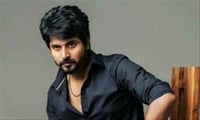 சிவகார்த்திகேயன்,  பிறந்த நாள் பரிசாக வெளியான டாக்டர் படத்தின் ஃபர்ஸ்ட் லுக்